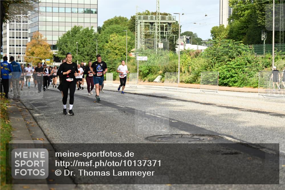 06.09.2026 - CURREX Alsterlauf Dr. Thomas Lammeyer http://msf.ph/oto/10137371 06.09.2026 10:02:57 Laufen 2963, 3537 meine-sportfotos.de