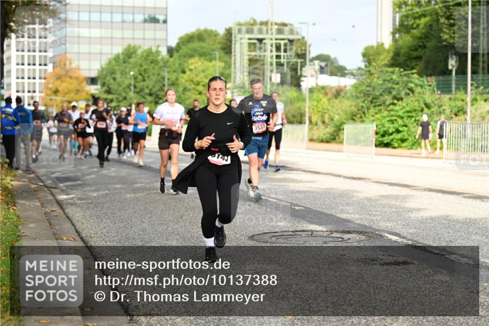 06.09.2026 - CURREX Alsterlauf Dr. Thomas Lammeyer http://msf.ph/oto/10137388 06.09.2026 10:03:00 Laufen 3537 meine-sportfotos.de