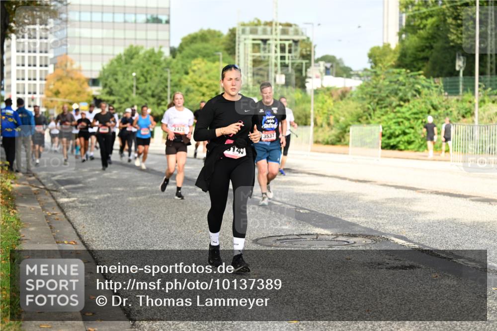 06.09.2026 - CURREX Alsterlauf Dr. Thomas Lammeyer http://msf.ph/oto/10137389 06.09.2026 10:03:00 Laufen 2428, 3537 meine-sportfotos.de