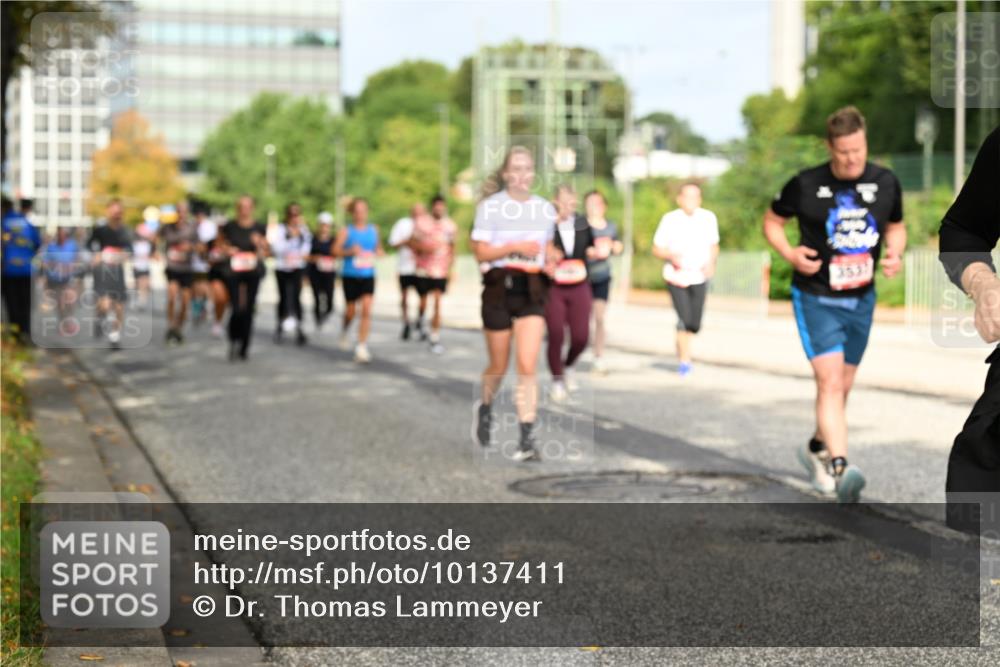 06.09.2026 - CURREX Alsterlauf Dr. Thomas Lammeyer http://msf.ph/oto/10137411 06.09.2026 10:03:02 Laufen  meine-sportfotos.de