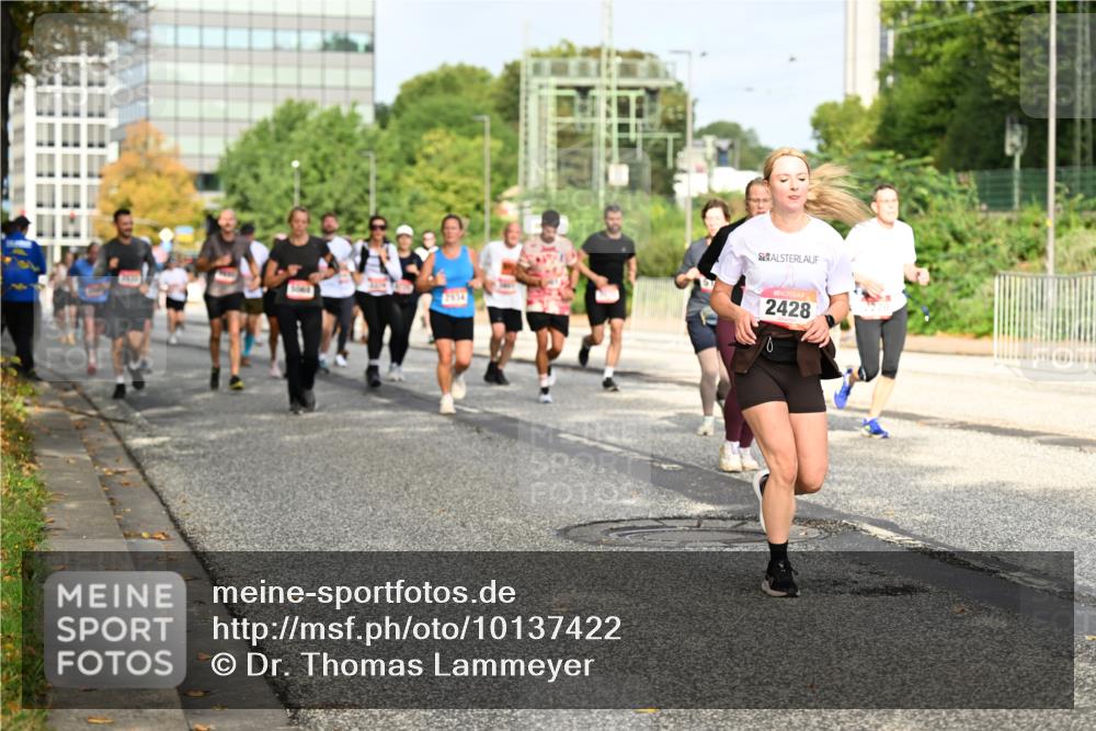 06.09.2026 - CURREX Alsterlauf Dr. Thomas Lammeyer http://msf.ph/oto/10137422 06.09.2026 10:03:03 Laufen 2428 meine-sportfotos.de