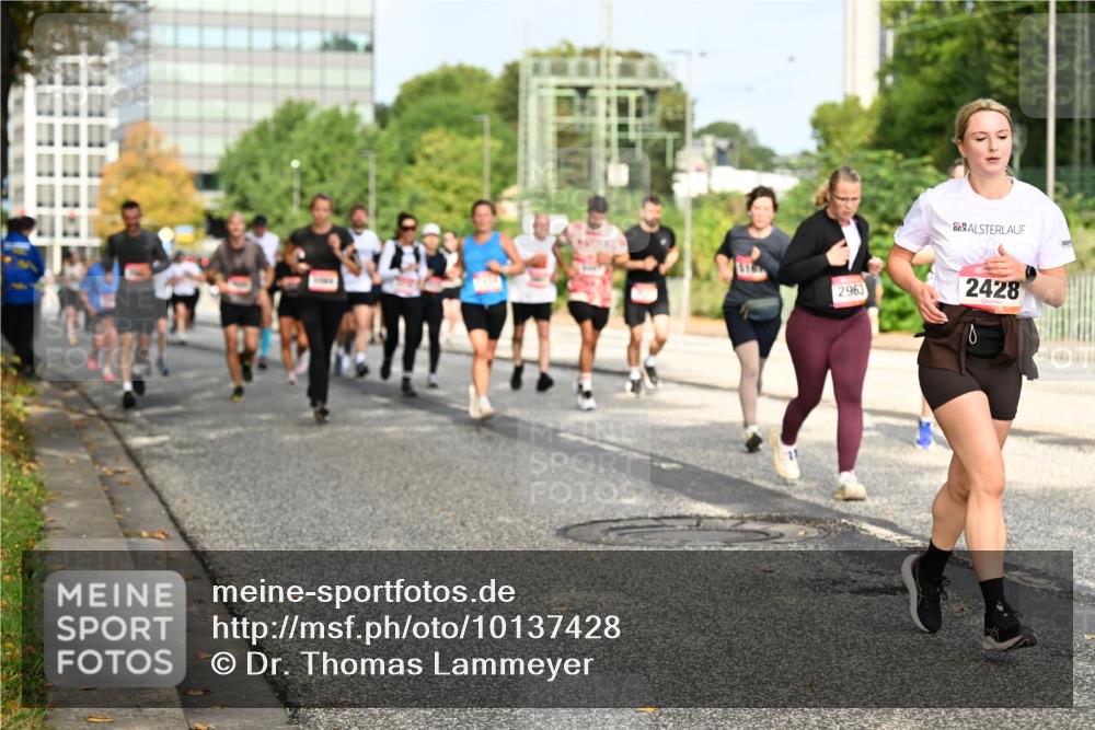 06.09.2026 - CURREX Alsterlauf Dr. Thomas Lammeyer http://msf.ph/oto/10137428 06.09.2026 10:03:04 Laufen 2963, 2428 meine-sportfotos.de