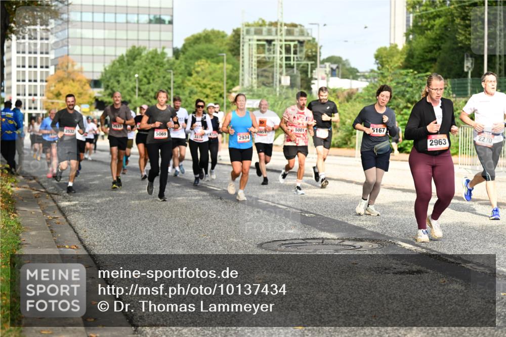 06.09.2026 - CURREX Alsterlauf Dr. Thomas Lammeyer http://msf.ph/oto/10137434 06.09.2026 10:03:04 Laufen 2532, 9533, 5001, 5069, 5167, 2934, 2963, 2270 meine-sportfotos.de
