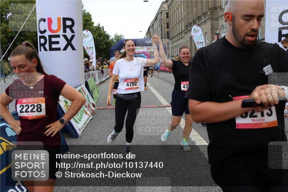 06.09.2026 - CURREX Alsterlauf Strokosch-Dieckow http://msf.ph/oto/10137440 06.09.2026 09:59:38 Ziel 2077, 2227, 2228, 2780, 3129, 3969, 4042, 4291, 4751, 4752, 5154, 5269, 5474, 5638, 6199, 6200, 6213, 8111 meine-sportfotos.de
