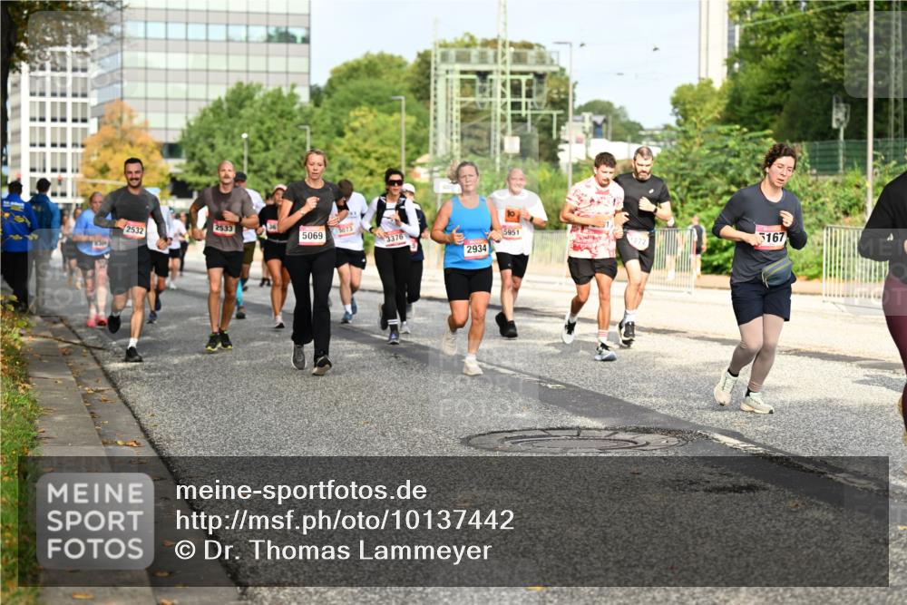 06.09.2026 - CURREX Alsterlauf Dr. Thomas Lammeyer http://msf.ph/oto/10137442 06.09.2026 10:03:05 Laufen 2532, 2533, 3073, 5069, 3376, 1306, 2934, 5951, 5167 meine-sportfotos.de