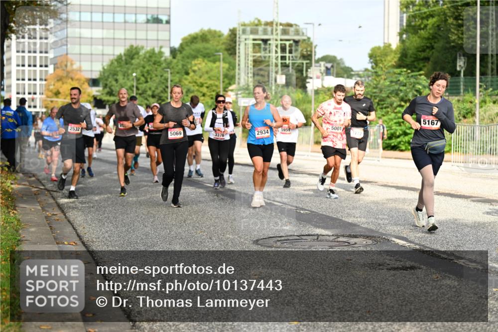 06.09.2026 - CURREX Alsterlauf Dr. Thomas Lammeyer http://msf.ph/oto/10137443 06.09.2026 10:03:05 Laufen 2532, 5069, 2934, 5951, 5001, 3772, 5167 meine-sportfotos.de