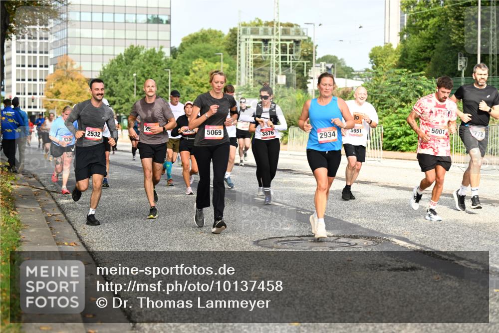 06.09.2026 - CURREX Alsterlauf Dr. Thomas Lammeyer http://msf.ph/oto/10137458 06.09.2026 10:03:06 Laufen 25, 2532, 3675, 5069, 8306, 3376, 2934, 5951, 5001, 2772 meine-sportfotos.de
