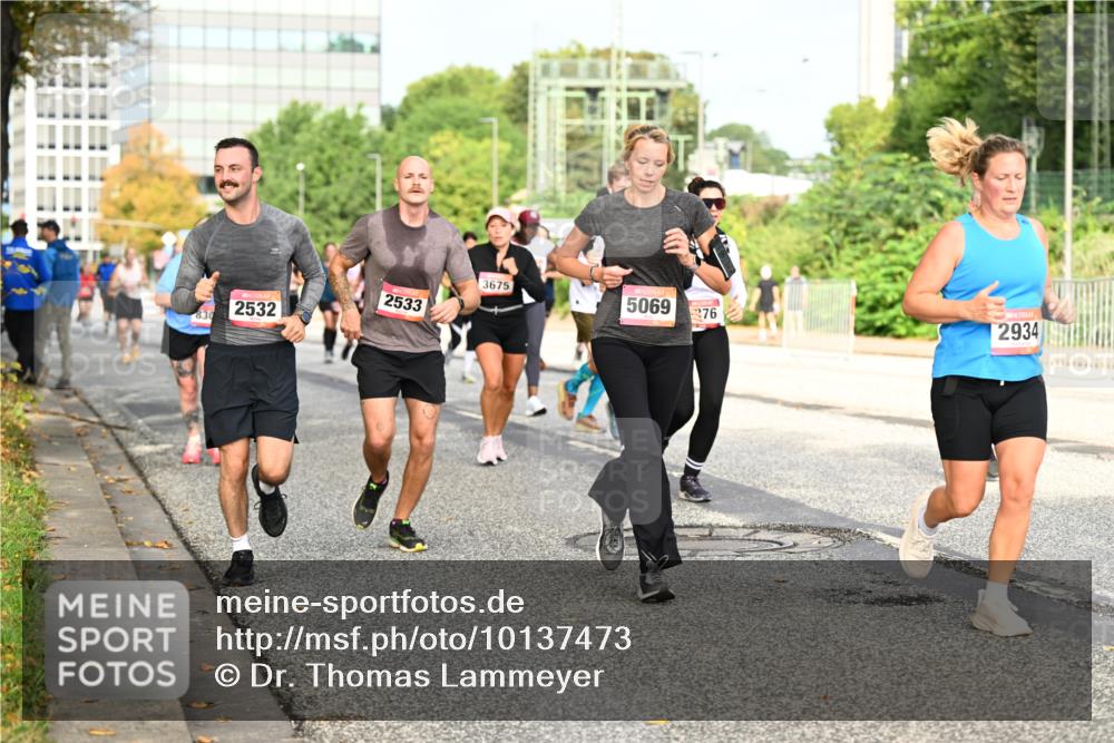 06.09.2026 - CURREX Alsterlauf Dr. Thomas Lammeyer http://msf.ph/oto/10137473 06.09.2026 10:03:08 Laufen 2533, 2532, 830, 3675, 5069, 76, 2934 meine-sportfotos.de