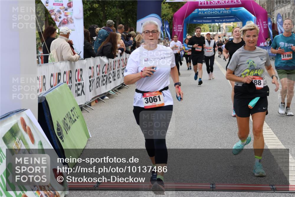 06.09.2026 - CURREX Alsterlauf Strokosch-Dieckow http://msf.ph/oto/10137486 06.09.2026 10:13:31 Ziel 2601, 2929, 3061, 3114, 3186, 3187, 3342, 3516, 3643, 3859, 4150, 5688, 8026 meine-sportfotos.de