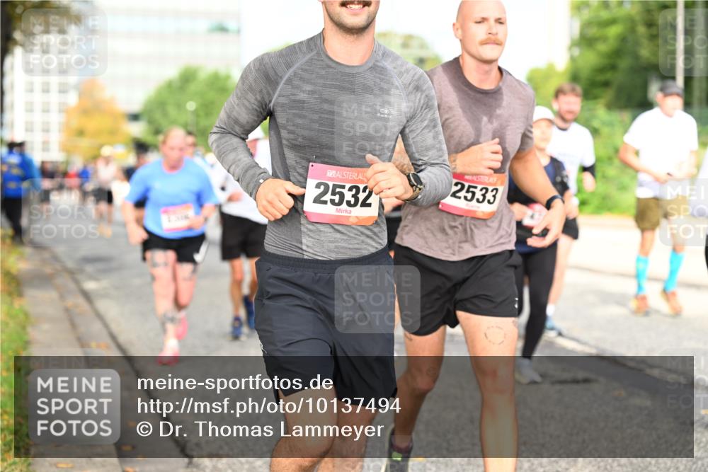 06.09.2026 - CURREX Alsterlauf Dr. Thomas Lammeyer http://msf.ph/oto/10137494 06.09.2026 10:03:10 Laufen 2532, 2533 meine-sportfotos.de