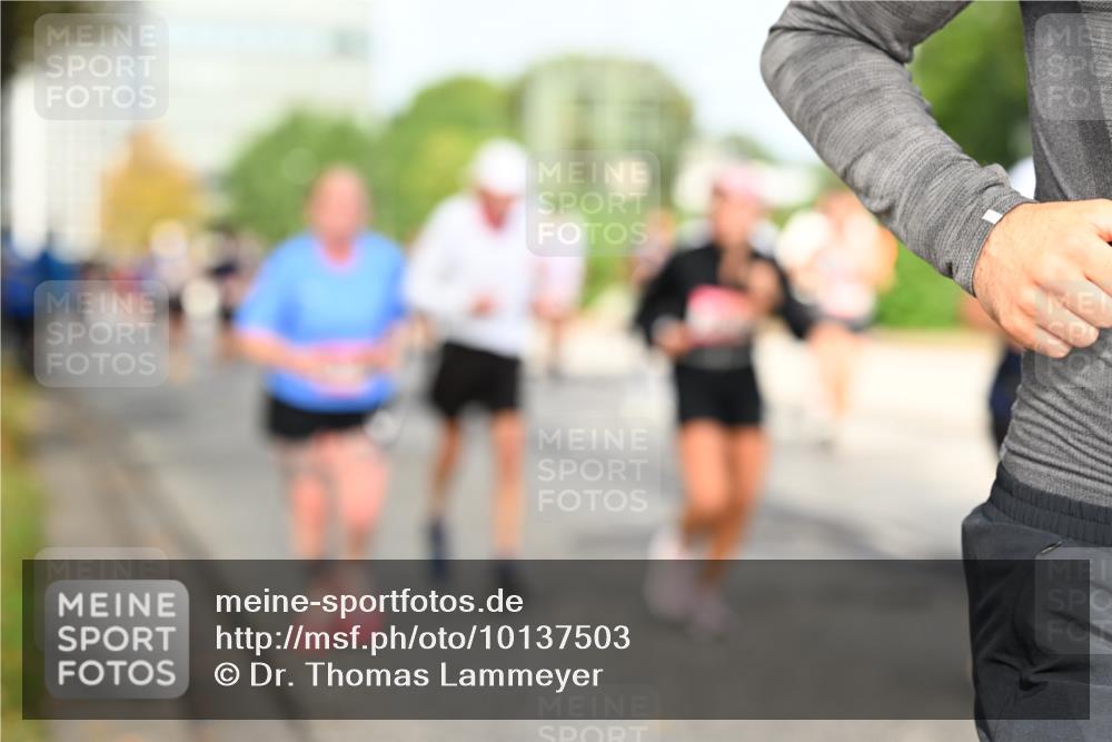 06.09.2026 - CURREX Alsterlauf Dr. Thomas Lammeyer http://msf.ph/oto/10137503 06.09.2026 10:03:10 Laufen  meine-sportfotos.de