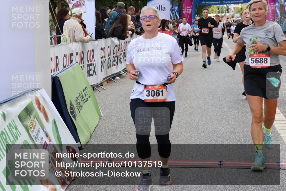 06.09.2026 - CURREX Alsterlauf Strokosch-Dieckow http://msf.ph/oto/10137519 06.09.2026 10:13:32 Ziel 2601, 3061, 3114, 3168, 3186, 3187, 3643, 3859, 4150, 5688, 8026 meine-sportfotos.de