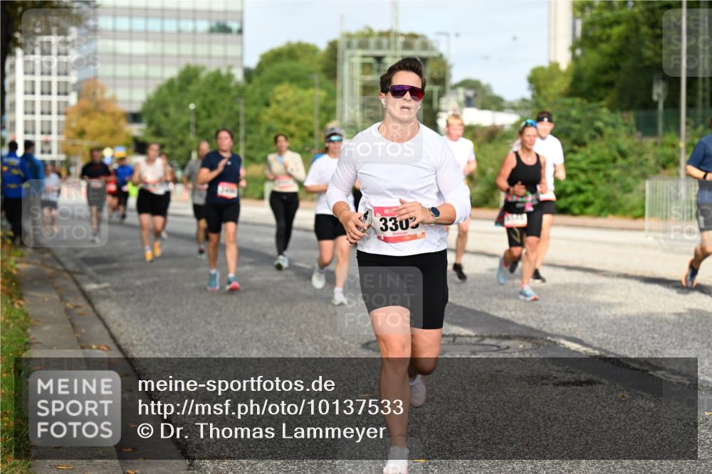 06.09.2026 - CURREX Alsterlauf Dr. Thomas Lammeyer http://msf.ph/oto/10137533 06.09.2026 10:03:14 Laufen 3302 meine-sportfotos.de