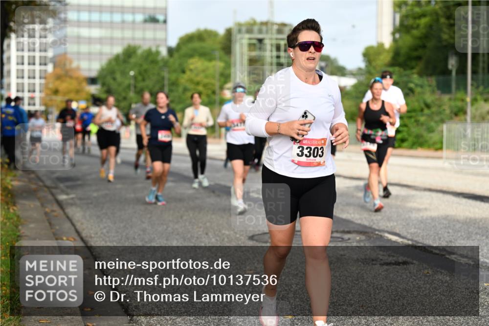 06.09.2026 - CURREX Alsterlauf Dr. Thomas Lammeyer http://msf.ph/oto/10137536 06.09.2026 10:03:14 Laufen 3303 meine-sportfotos.de