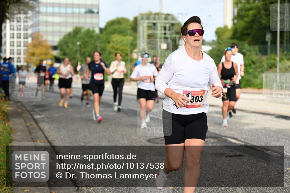 06.09.2026 - CURREX Alsterlauf Dr. Thomas Lammeyer http://msf.ph/oto/10137538 06.09.2026 10:03:14 Laufen 303 meine-sportfotos.de