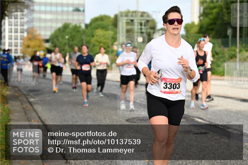 06.09.2026 - CURREX Alsterlauf Dr. Thomas Lammeyer http://msf.ph/oto/10137539 06.09.2026 10:03:14 Laufen 3303 meine-sportfotos.de