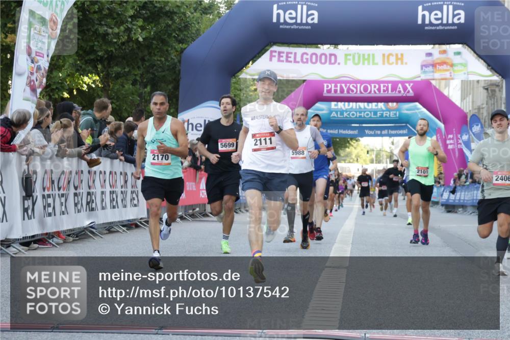 06.09.2026 - CURREX Alsterlauf Yannick Fuchs http://msf.ph/oto/10137542 06.09.2026 09:45:25 Ziel 2101, 2111, 2170, 2406, 2498, 3146, 3211, 3593, 4586, 4891, 5216, 5254, 5699, 5805, 5887, 5926, 5988, 6476, 8341 meine-sportfotos.de