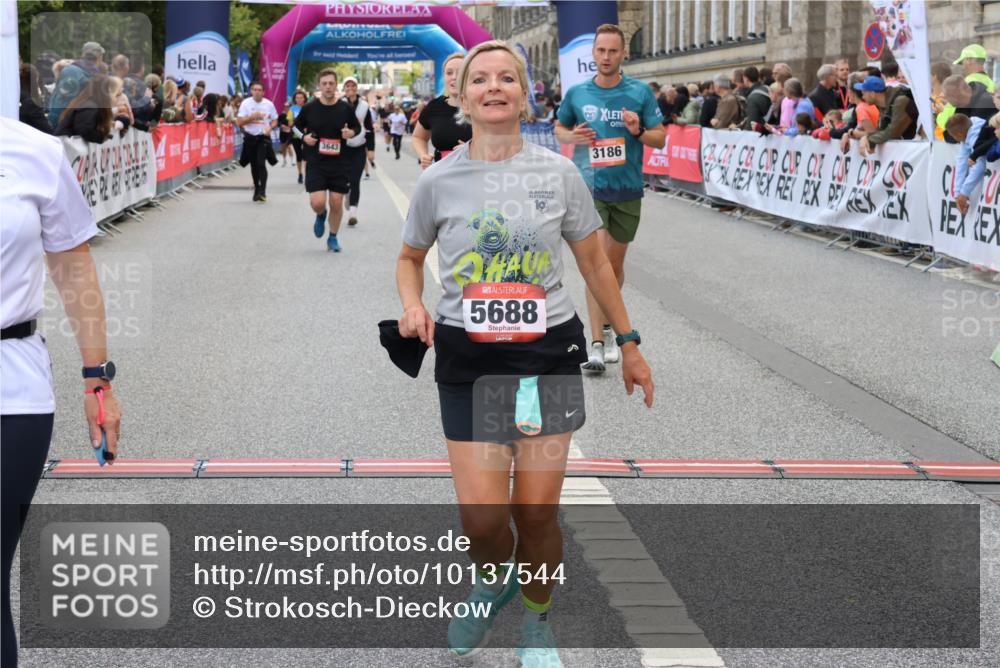 06.09.2026 - CURREX Alsterlauf Strokosch-Dieckow http://msf.ph/oto/10137544 06.09.2026 10:13:33 Ziel 2601, 3061, 3114, 3168, 3186, 3187, 3643, 3859, 4150, 5688, 8026 meine-sportfotos.de