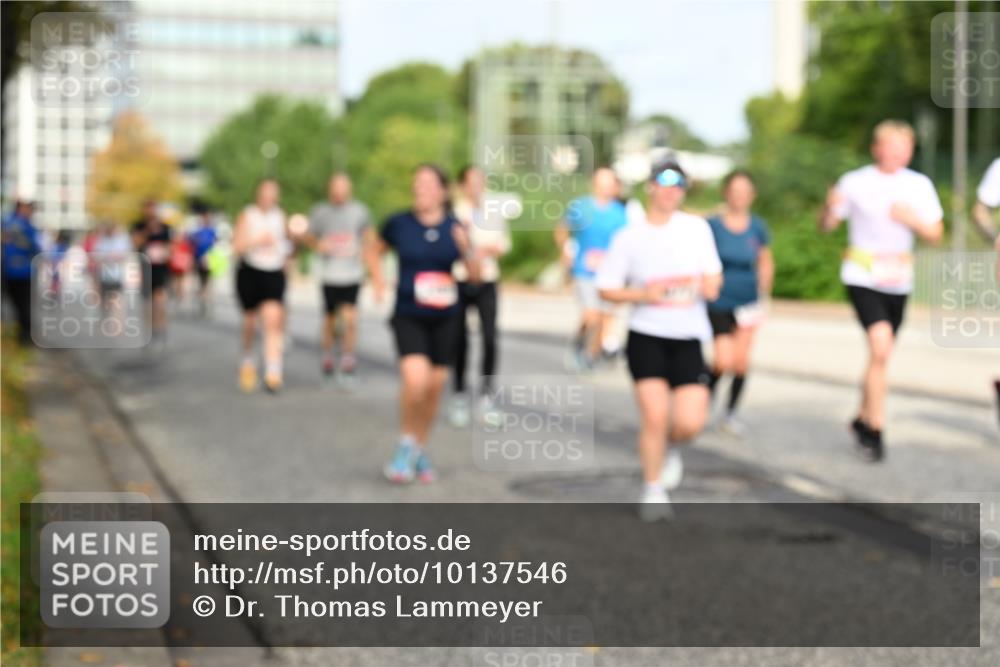 06.09.2026 - CURREX Alsterlauf Dr. Thomas Lammeyer http://msf.ph/oto/10137546 06.09.2026 10:03:15 Laufen  meine-sportfotos.de