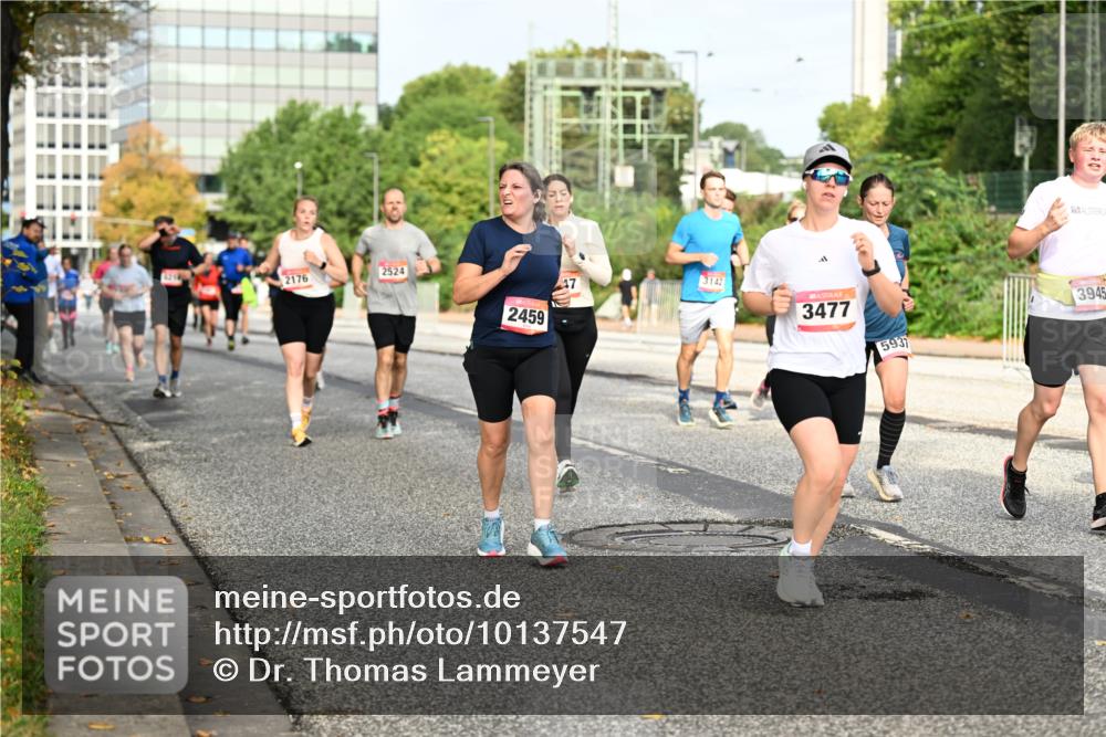 06.09.2026 - CURREX Alsterlauf Dr. Thomas Lammeyer http://msf.ph/oto/10137547 06.09.2026 10:03:16 Laufen 2176, 2524, 2459, 3142, 3477, 5937, 3945 meine-sportfotos.de
