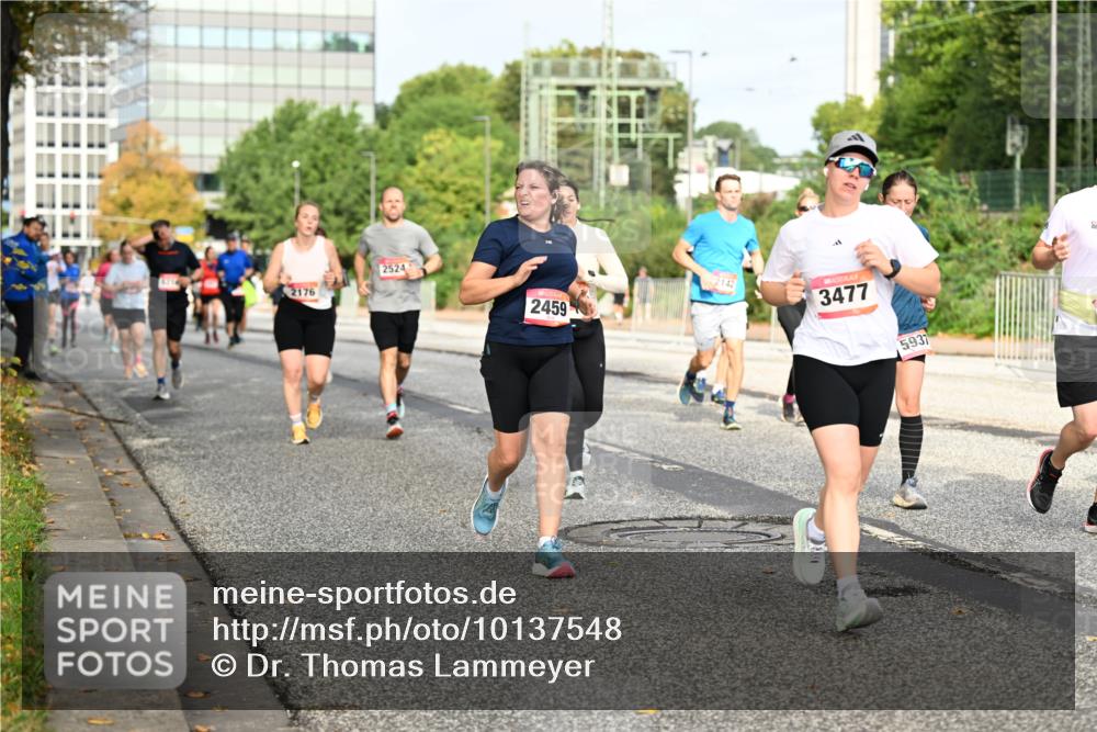 06.09.2026 - CURREX Alsterlauf Dr. Thomas Lammeyer http://msf.ph/oto/10137548 06.09.2026 10:03:16 Laufen 2176, 2524, 2459, 2142, 3477, 5937 meine-sportfotos.de
