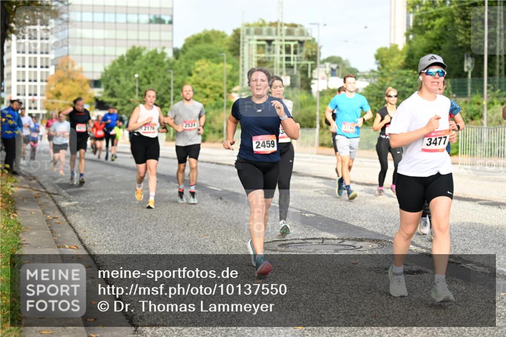 06.09.2026 - CURREX Alsterlauf Dr. Thomas Lammeyer http://msf.ph/oto/10137550 06.09.2026 10:03:16 Laufen 2176, 2524, 2459, 3142, 3477 meine-sportfotos.de