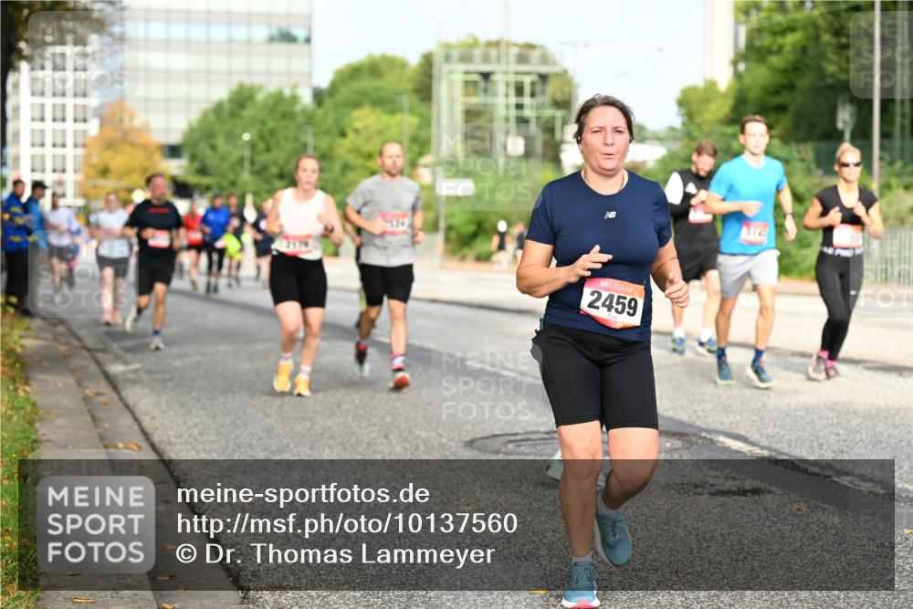 06.09.2026 - CURREX Alsterlauf Dr. Thomas Lammeyer http://msf.ph/oto/10137560 06.09.2026 10:03:17 Laufen 2459 meine-sportfotos.de
