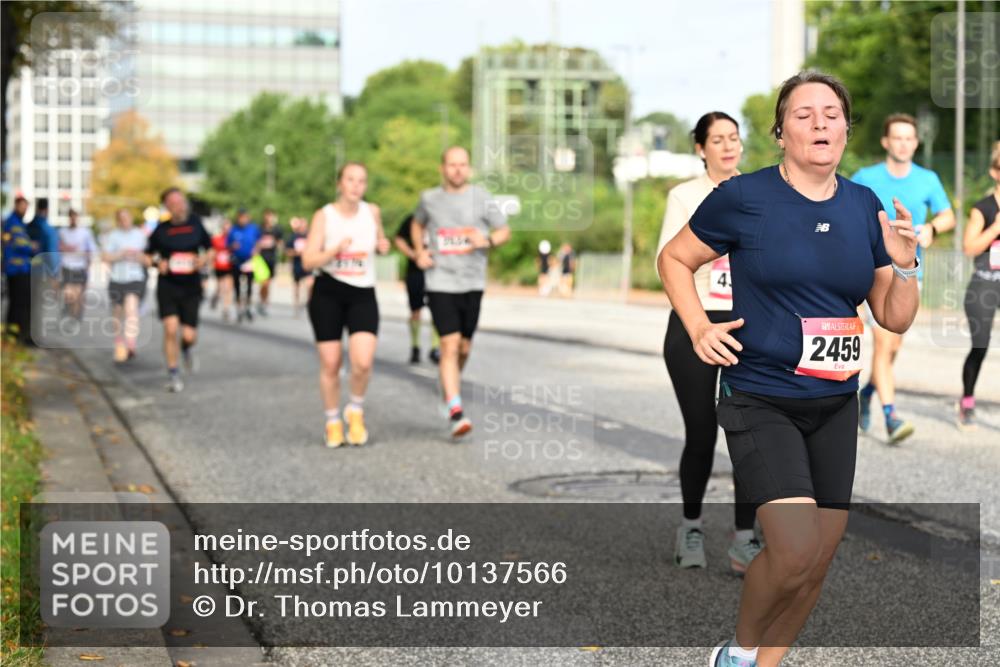 06.09.2026 - CURREX Alsterlauf Dr. Thomas Lammeyer http://msf.ph/oto/10137566 06.09.2026 10:03:18 Laufen 2459 meine-sportfotos.de