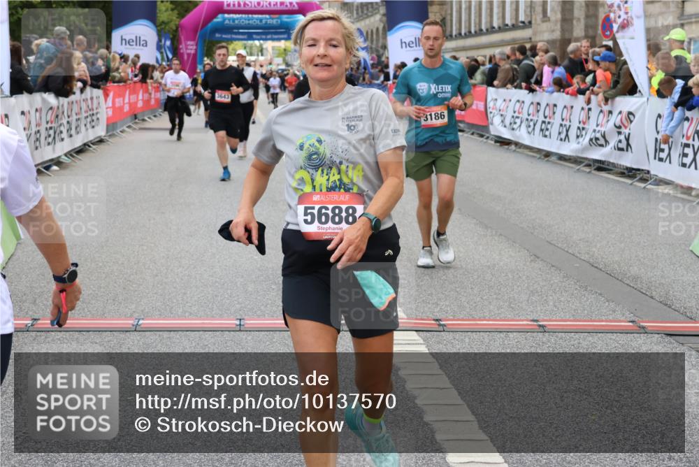 06.09.2026 - CURREX Alsterlauf Strokosch-Dieckow http://msf.ph/oto/10137570 06.09.2026 10:13:33 Ziel 2601, 3061, 3114, 3168, 3186, 3187, 3643, 3859, 4150, 5688, 8026 meine-sportfotos.de