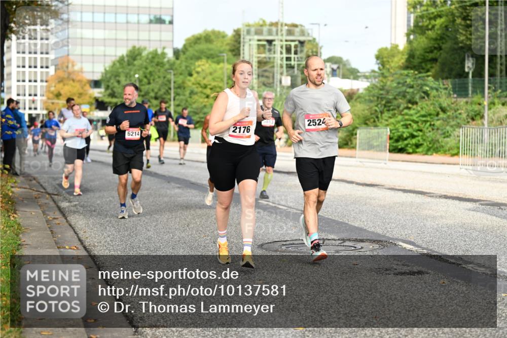 06.09.2026 - CURREX Alsterlauf Dr. Thomas Lammeyer http://msf.ph/oto/10137581 06.09.2026 10:03:19 Laufen 5813, 2524, 6214, 2176 meine-sportfotos.de
