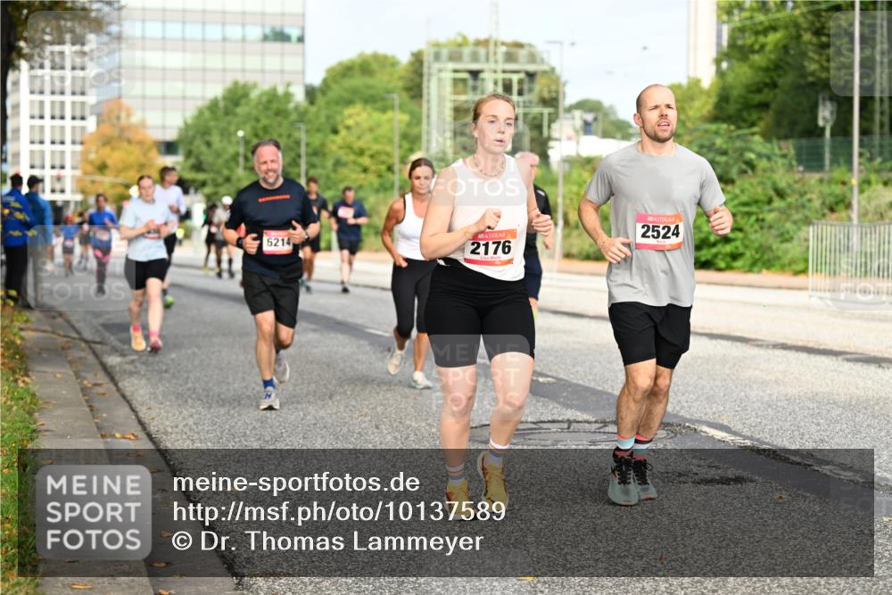 06.09.2026 - CURREX Alsterlauf Dr. Thomas Lammeyer http://msf.ph/oto/10137589 06.09.2026 10:03:20 Laufen 6214, 2176, 2524 meine-sportfotos.de