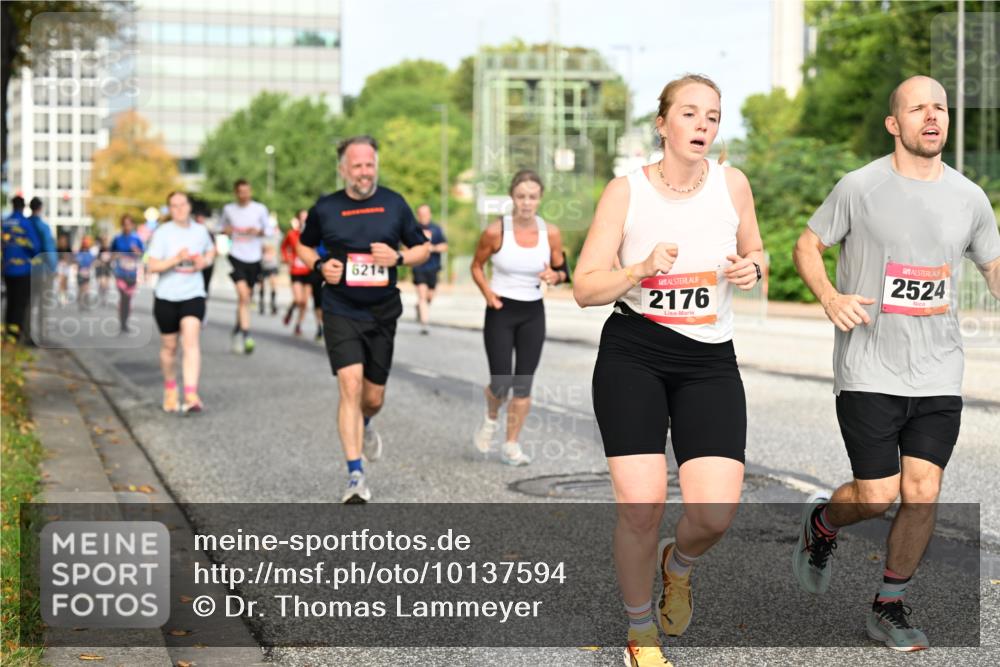 06.09.2026 - CURREX Alsterlauf Dr. Thomas Lammeyer http://msf.ph/oto/10137594 06.09.2026 10:03:21 Laufen 6214, 2176, 2524 meine-sportfotos.de