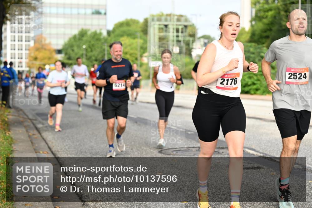 06.09.2026 - CURREX Alsterlauf Dr. Thomas Lammeyer http://msf.ph/oto/10137596 06.09.2026 10:03:21 Laufen 6214, 2176, 2524 meine-sportfotos.de