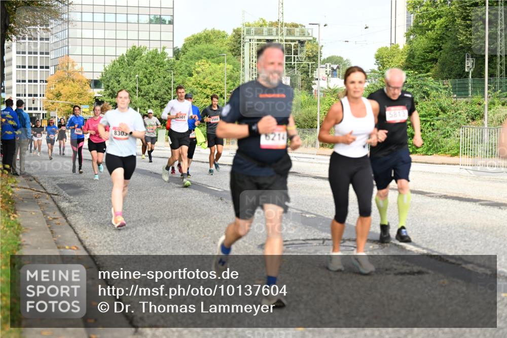 06.09.2026 - CURREX Alsterlauf Dr. Thomas Lammeyer http://msf.ph/oto/10137604 06.09.2026 10:03:22 Laufen 5261, 830, 501, 3502, 5813, 8214 meine-sportfotos.de