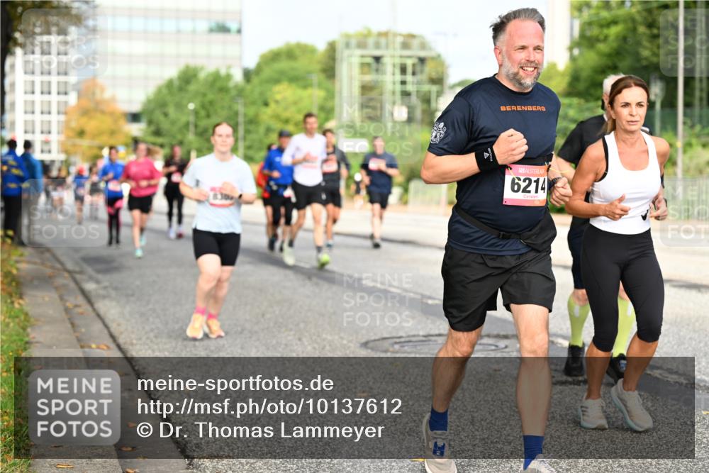 06.09.2026 - CURREX Alsterlauf Dr. Thomas Lammeyer http://msf.ph/oto/10137612 06.09.2026 10:03:22 Laufen 6214 meine-sportfotos.de
