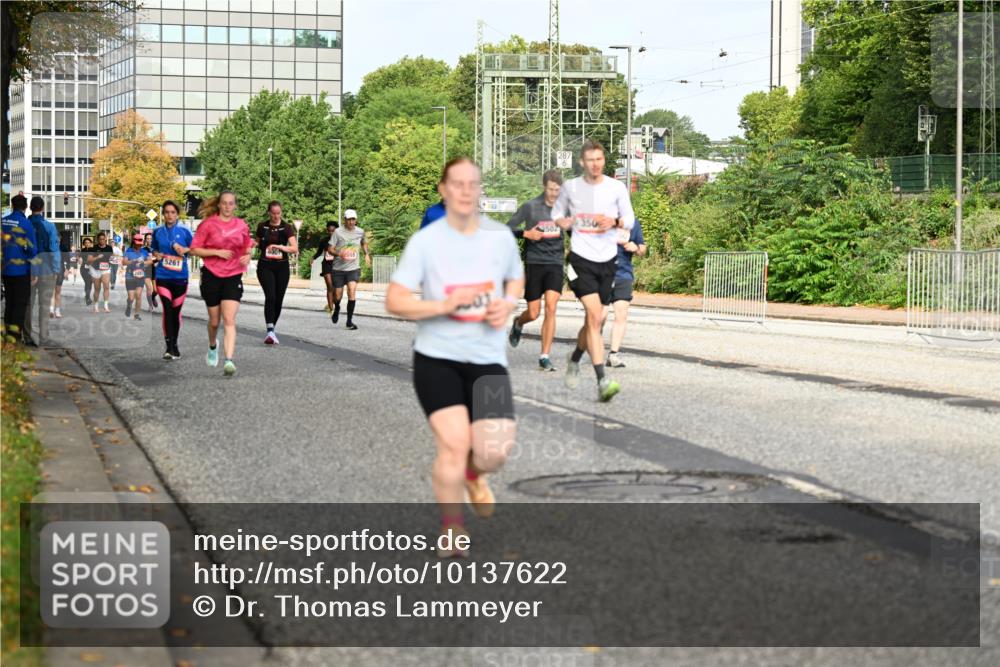 06.09.2026 - CURREX Alsterlauf Dr. Thomas Lammeyer http://msf.ph/oto/10137622 06.09.2026 10:03:23 Laufen 5261, 3502 meine-sportfotos.de