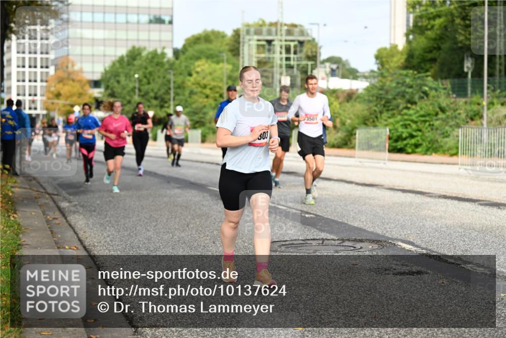 06.09.2026 - CURREX Alsterlauf Dr. Thomas Lammeyer http://msf.ph/oto/10137624 06.09.2026 10:03:24 Laufen 303, 3501 meine-sportfotos.de