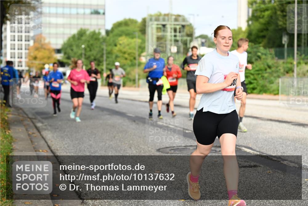 06.09.2026 - CURREX Alsterlauf Dr. Thomas Lammeyer http://msf.ph/oto/10137632 06.09.2026 10:03:24 Laufen 03 meine-sportfotos.de