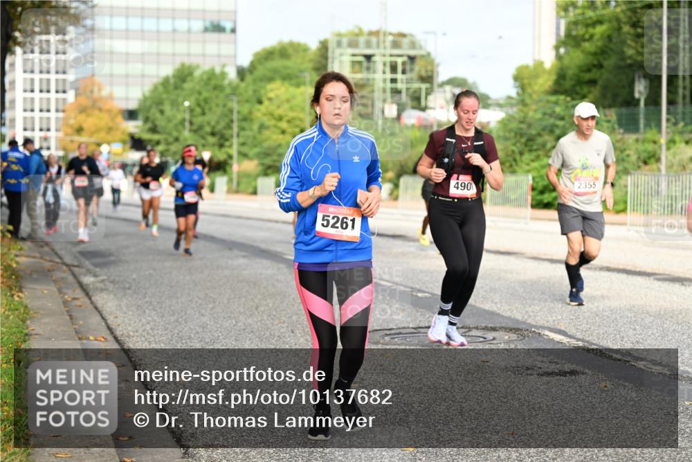 06.09.2026 - CURREX Alsterlauf Dr. Thomas Lammeyer http://msf.ph/oto/10137682 06.09.2026 10:03:30 Laufen 5261, 490, 2355 meine-sportfotos.de