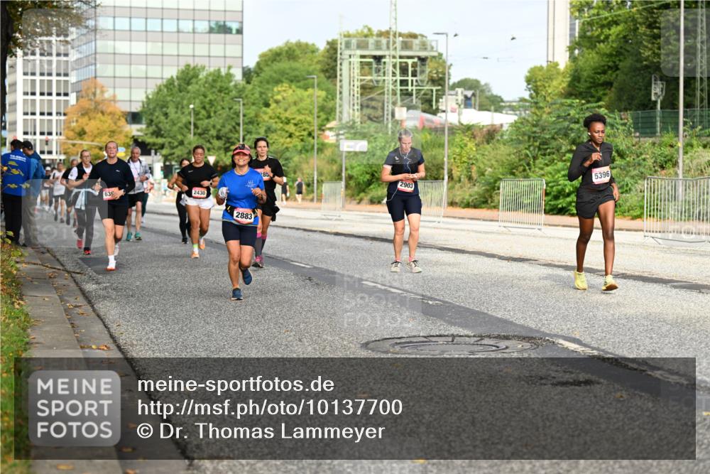 06.09.2026 - CURREX Alsterlauf Dr. Thomas Lammeyer http://msf.ph/oto/10137700 06.09.2026 10:03:32 Laufen 636, 2430, 2883, 85, 5396, 2903 meine-sportfotos.de