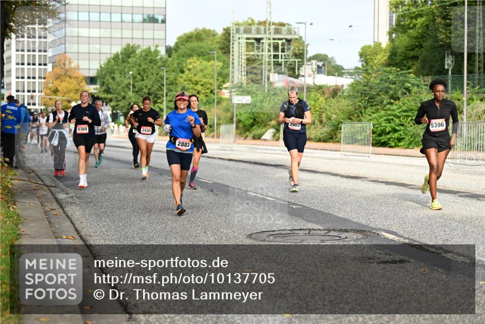 06.09.2026 - CURREX Alsterlauf Dr. Thomas Lammeyer http://msf.ph/oto/10137705 06.09.2026 10:03:33 Laufen 6368, 2430, 2883, 2903, 5396 meine-sportfotos.de