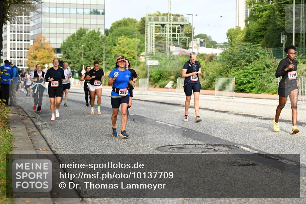 06.09.2026 - CURREX Alsterlauf Dr. Thomas Lammeyer http://msf.ph/oto/10137709 06.09.2026 10:03:33 Laufen 6368, 2430, 2883, 2903, 5396 meine-sportfotos.de