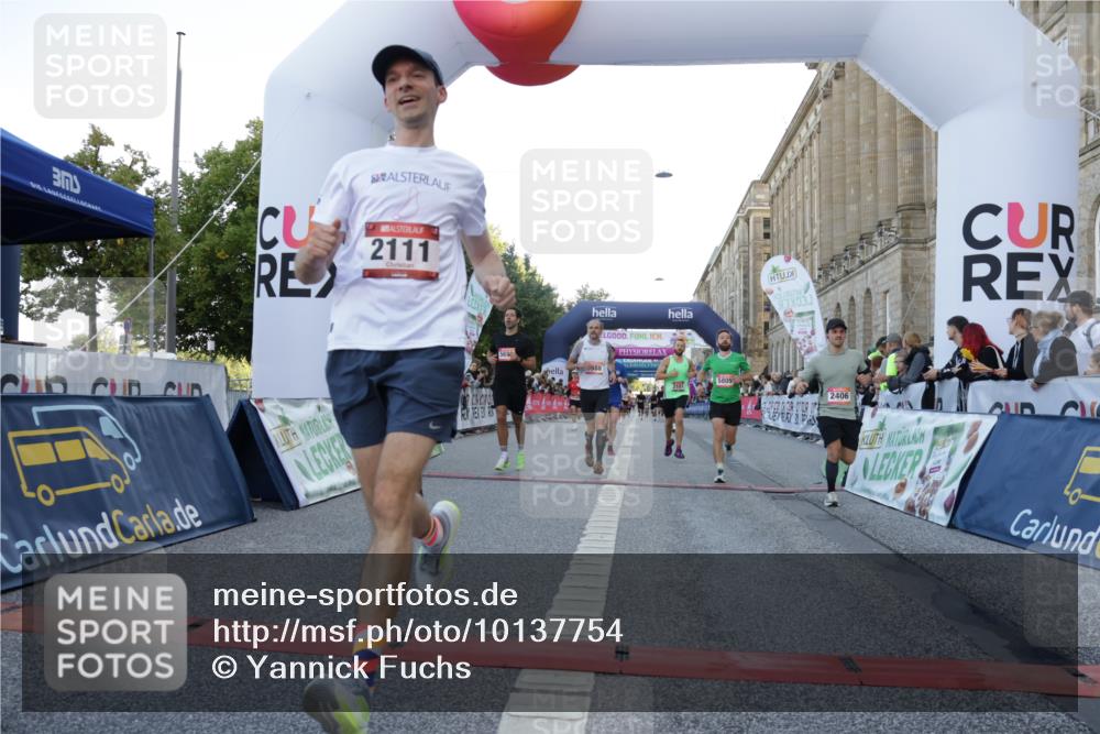 06.09.2026 - CURREX Alsterlauf Yannick Fuchs http://msf.ph/oto/10137754 06.09.2026 09:45:27 Ziel 2101, 2111, 2170, 2406, 2498, 3146, 3211, 3593, 3615, 4586, 4891, 5216, 5254, 5699, 5805, 5887, 5926, 5988, 6476, 8341 meine-sportfotos.de