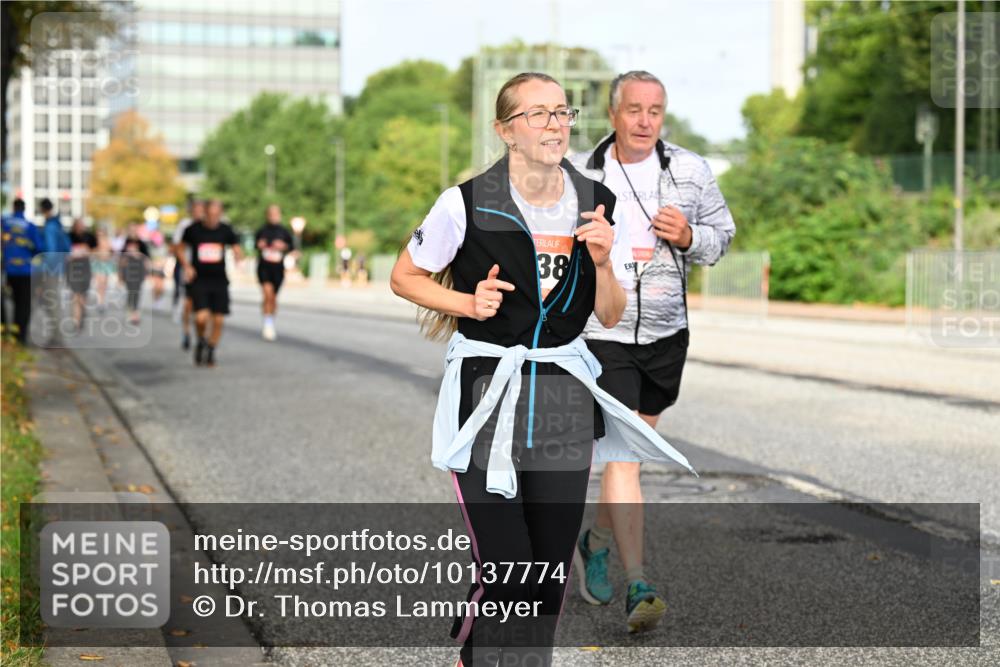 06.09.2026 - CURREX Alsterlauf Dr. Thomas Lammeyer http://msf.ph/oto/10137774 06.09.2026 10:03:40 Laufen 38 meine-sportfotos.de