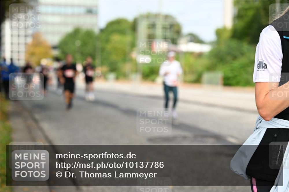 06.09.2026 - CURREX Alsterlauf Dr. Thomas Lammeyer http://msf.ph/oto/10137786 06.09.2026 10:03:41 Laufen 5000 meine-sportfotos.de