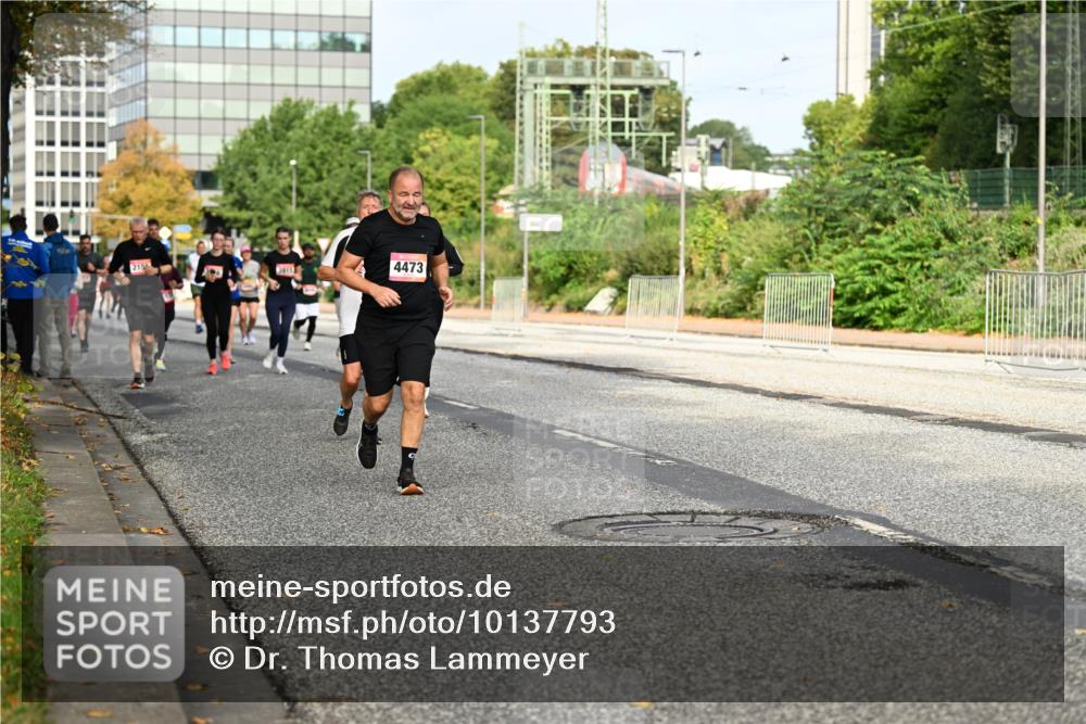 06.09.2026 - CURREX Alsterlauf Dr. Thomas Lammeyer http://msf.ph/oto/10137793 06.09.2026 10:03:44 Laufen 4473, 3915 meine-sportfotos.de