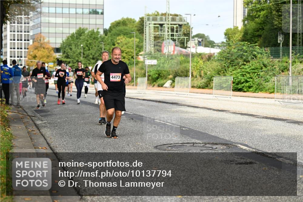 06.09.2026 - CURREX Alsterlauf Dr. Thomas Lammeyer http://msf.ph/oto/10137794 06.09.2026 10:03:44 Laufen 3918, 2155, 4473 meine-sportfotos.de