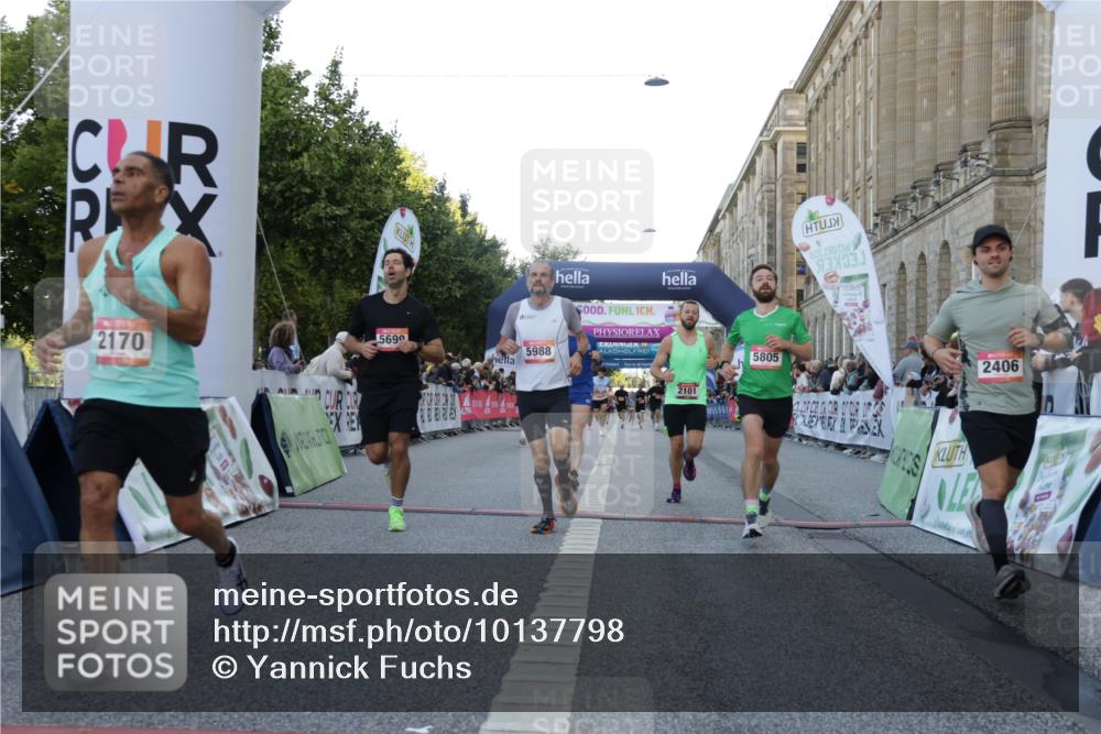 06.09.2026 - CURREX Alsterlauf Yannick Fuchs http://msf.ph/oto/10137798 06.09.2026 09:45:28 Ziel 2101, 2111, 2170, 2406, 2498, 3146, 3211, 3259, 3593, 3615, 4581, 4586, 4891, 5216, 5699, 5805, 5887, 5926, 5988, 6476, 8341 meine-sportfotos.de