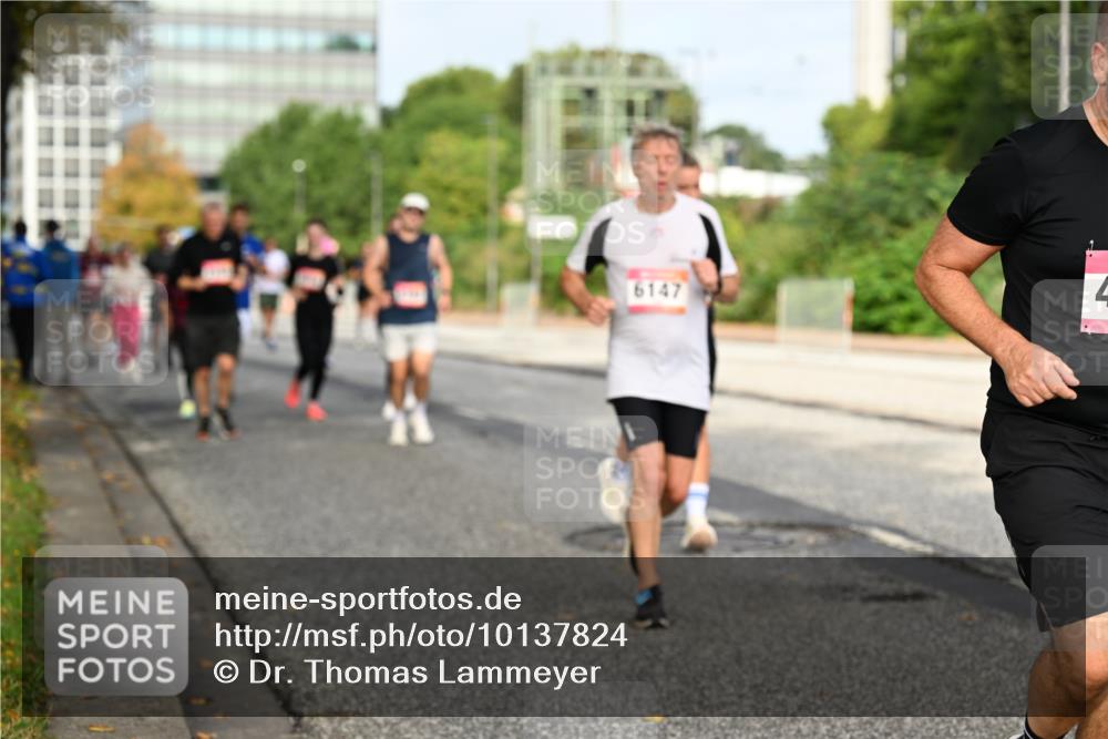 06.09.2026 - CURREX Alsterlauf Dr. Thomas Lammeyer http://msf.ph/oto/10137824 06.09.2026 10:03:47 Laufen 6147 meine-sportfotos.de