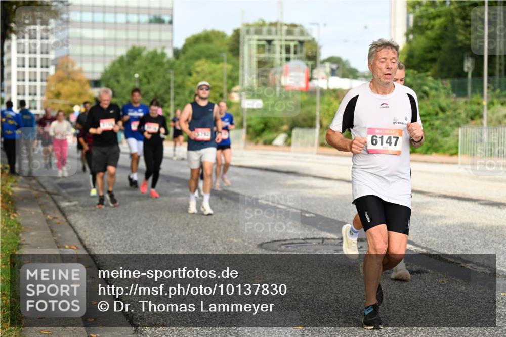 06.09.2026 - CURREX Alsterlauf Dr. Thomas Lammeyer http://msf.ph/oto/10137830 06.09.2026 10:03:48 Laufen 6147 meine-sportfotos.de